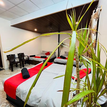 Adh Hazel Wood Hotel Mysore Buitenkant foto