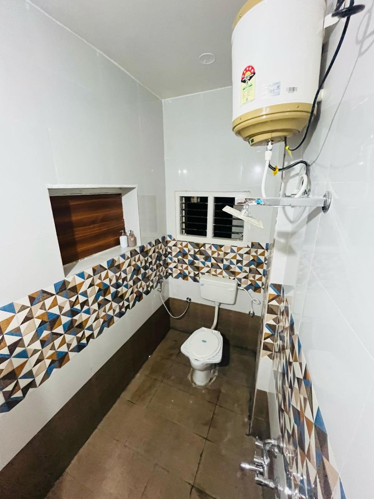 Adh Hazel Wood Hotel Mysore Buitenkant foto
