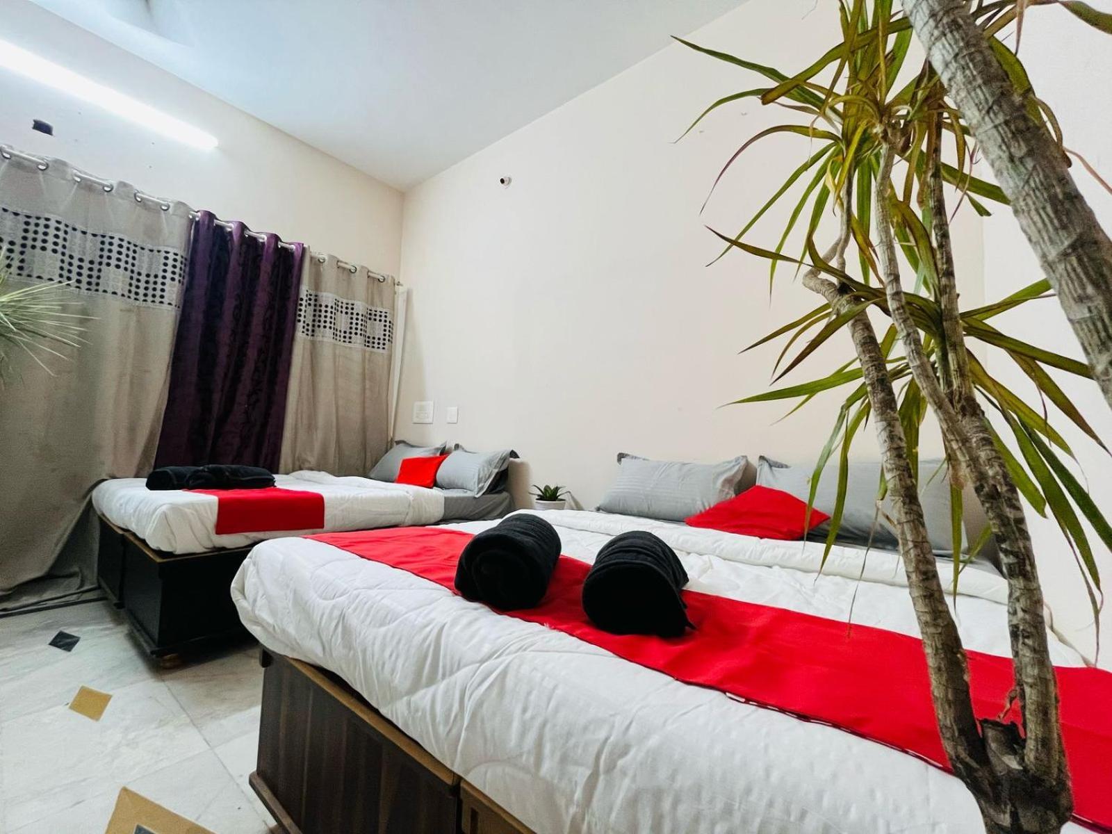 Adh Hazel Wood Hotel Mysore Buitenkant foto