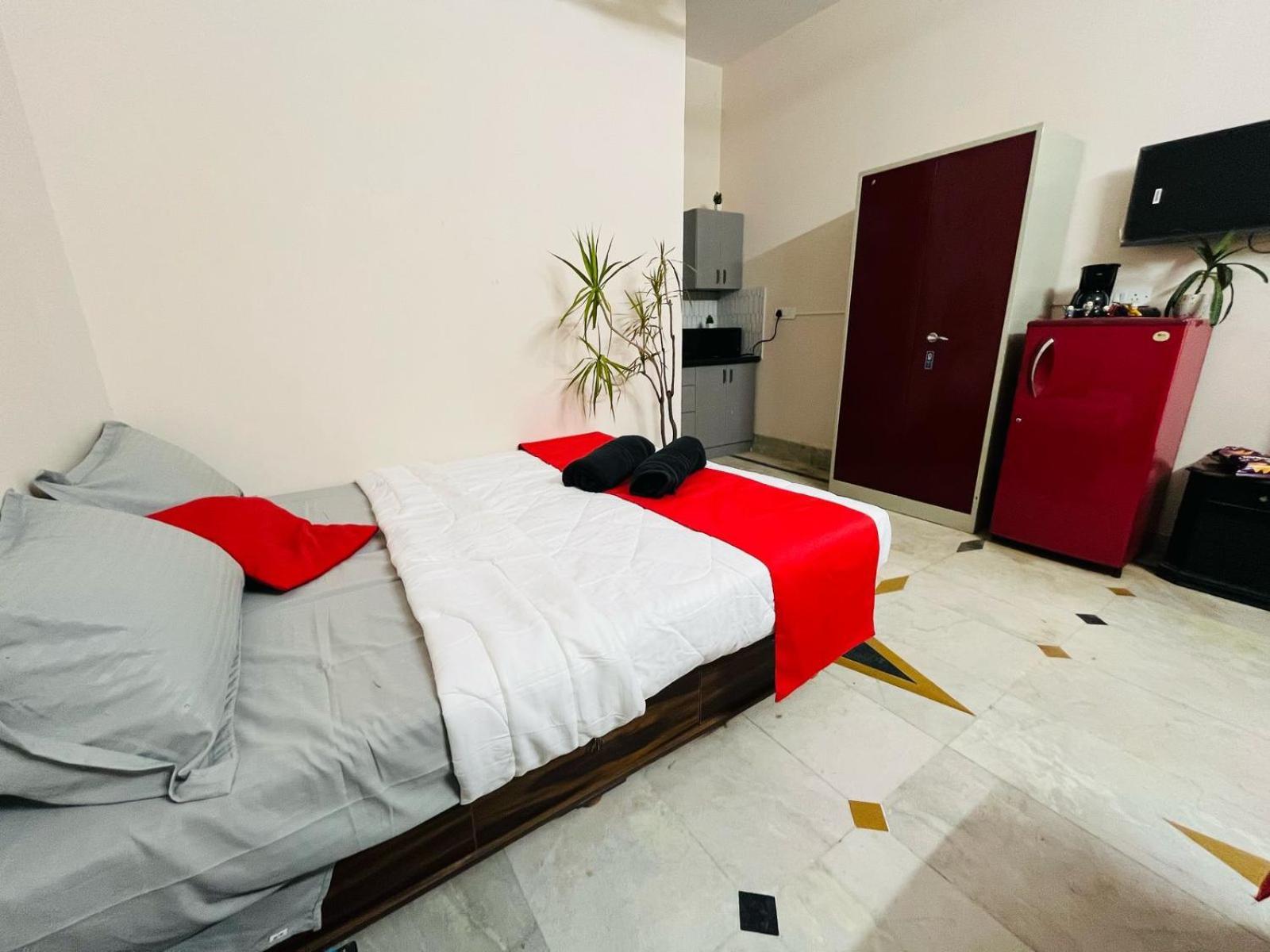 Adh Hazel Wood Hotel Mysore Buitenkant foto