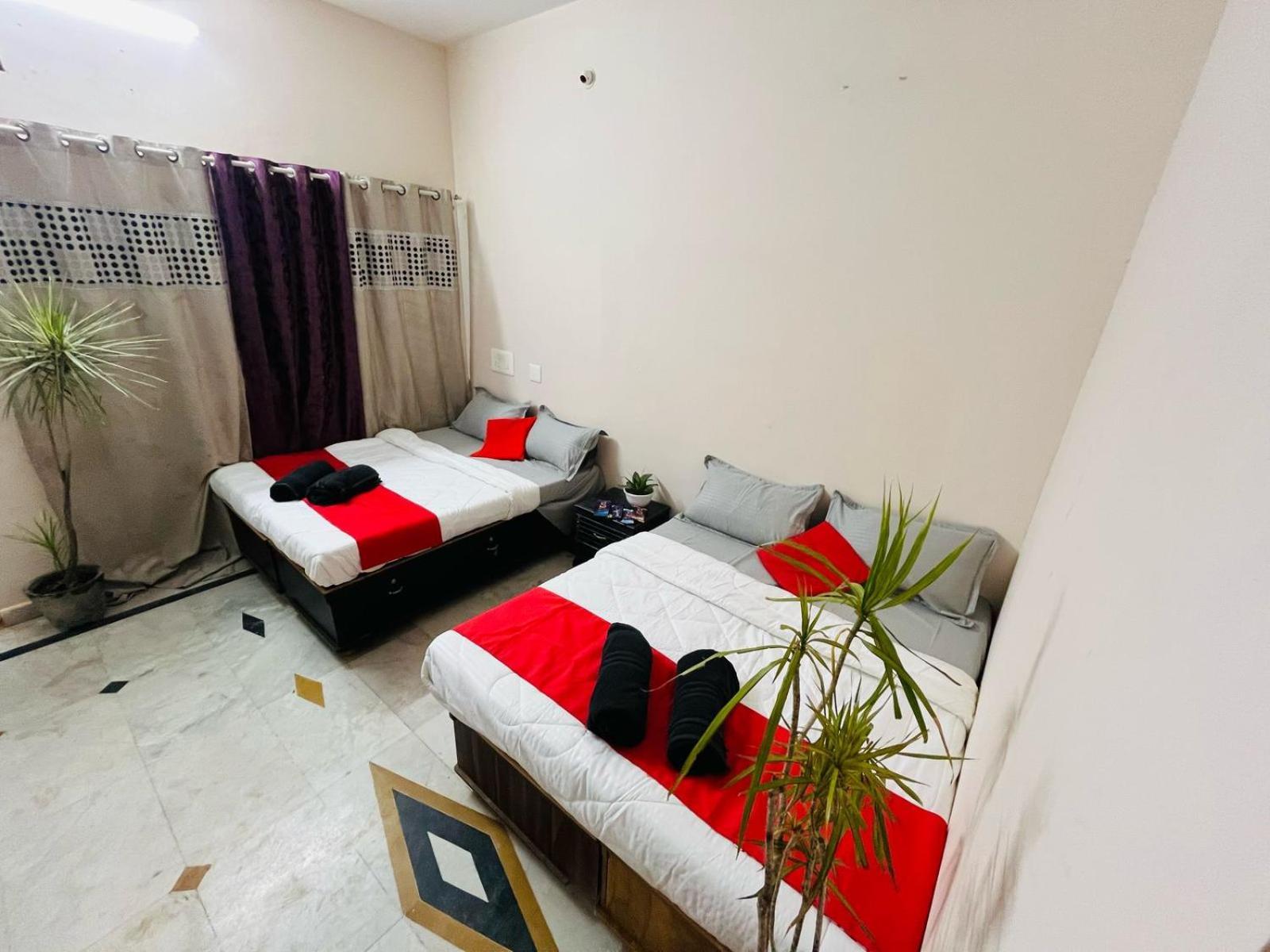 Adh Hazel Wood Hotel Mysore Buitenkant foto