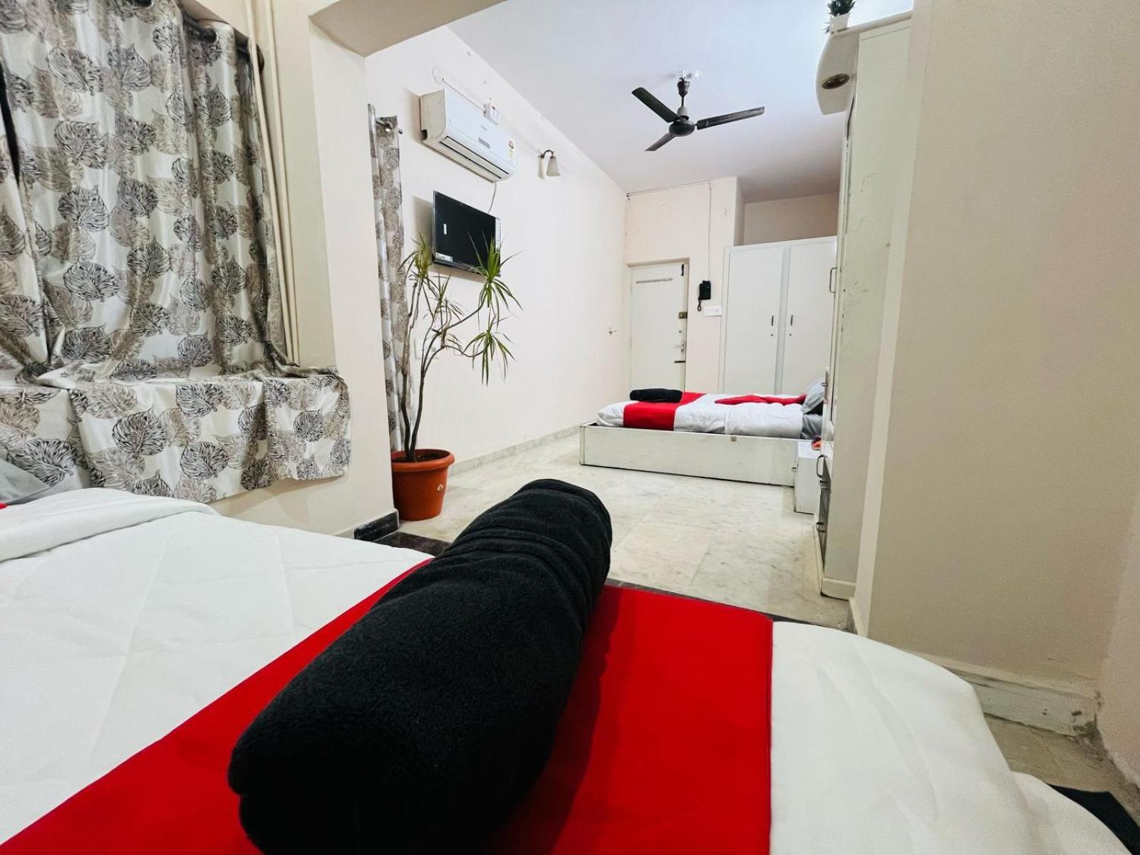 Adh Hazel Wood Hotel Mysore Buitenkant foto