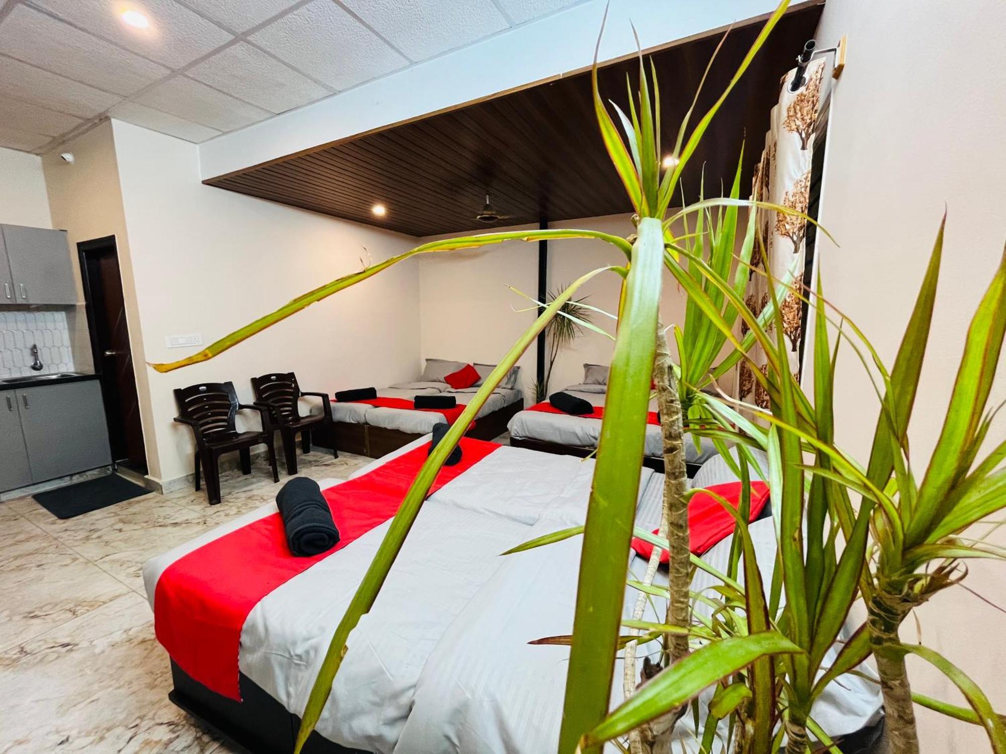 Adh Hazel Wood Hotel Mysore Buitenkant foto