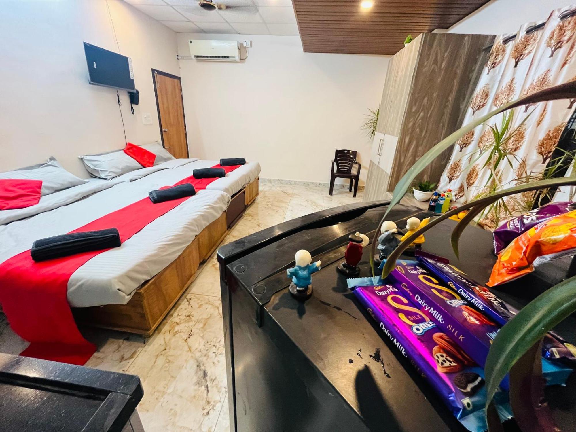 Adh Hazel Wood Hotel Mysore Buitenkant foto
