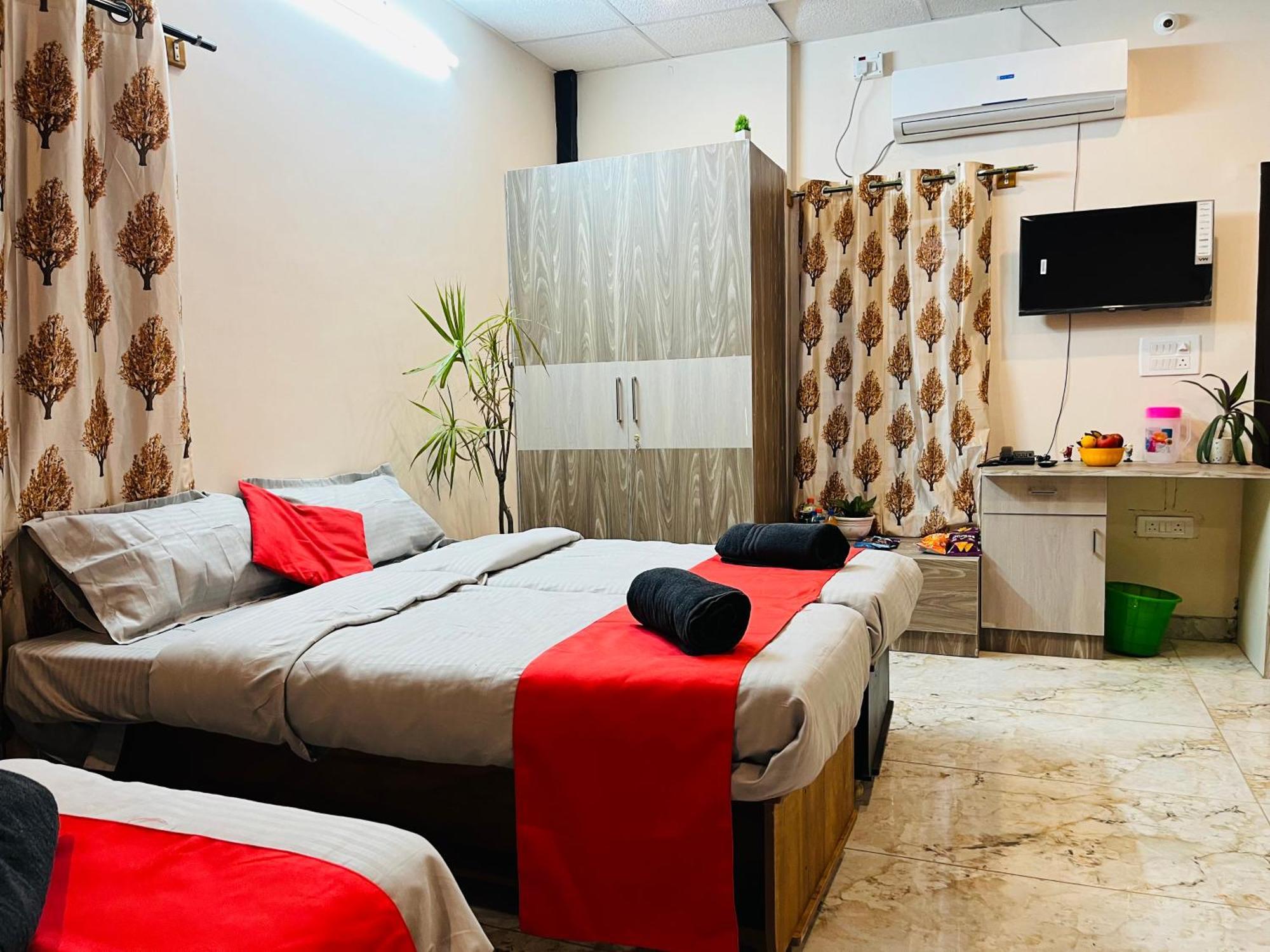 Adh Hazel Wood Hotel Mysore Buitenkant foto