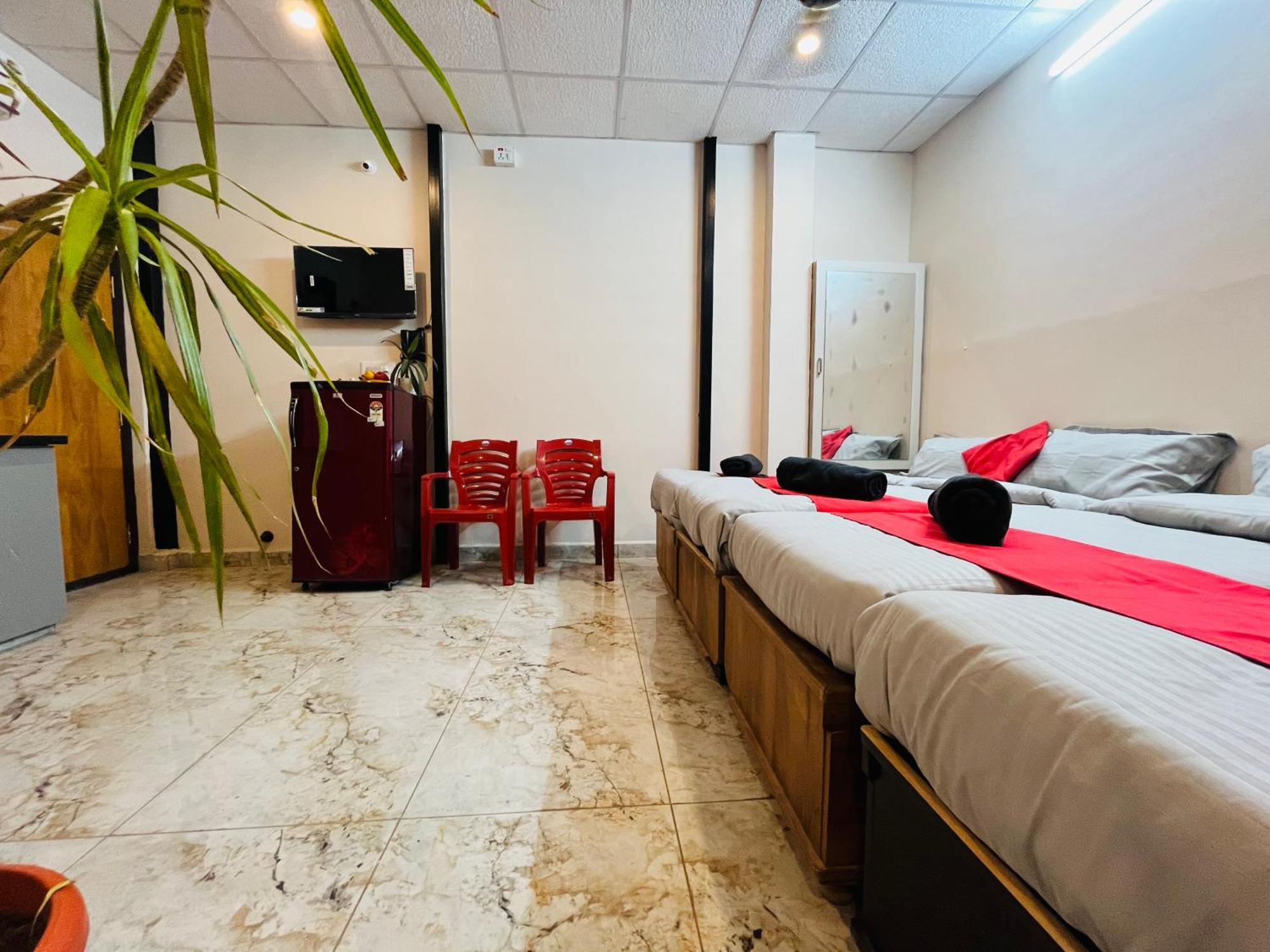 Adh Hazel Wood Hotel Mysore Buitenkant foto