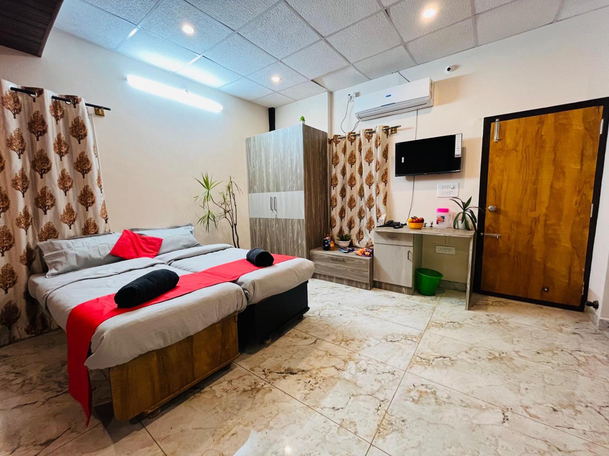 Adh Hazel Wood Hotel Mysore Buitenkant foto