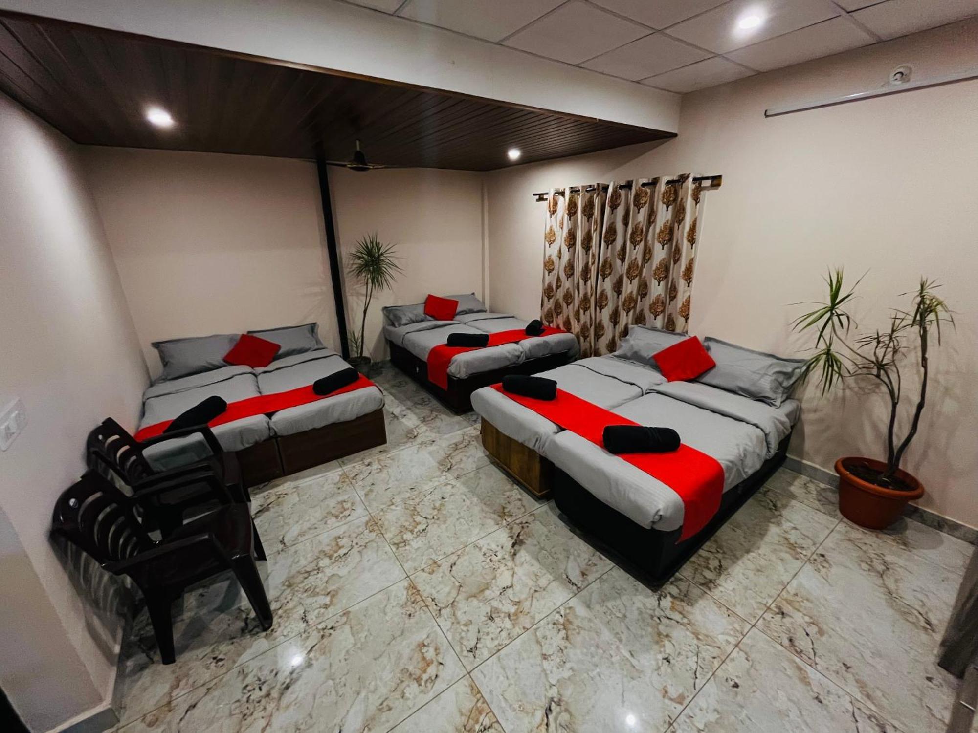 Adh Hazel Wood Hotel Mysore Buitenkant foto