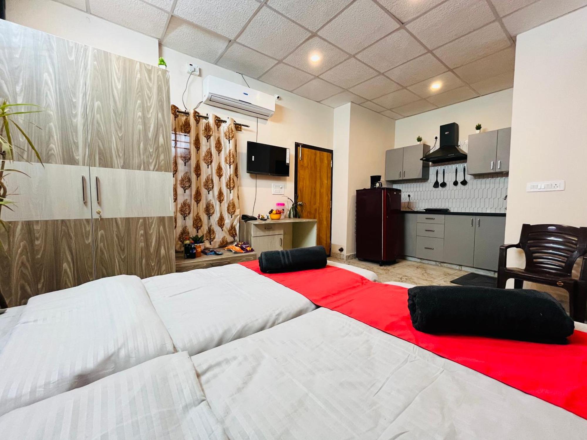 Adh Hazel Wood Hotel Mysore Buitenkant foto