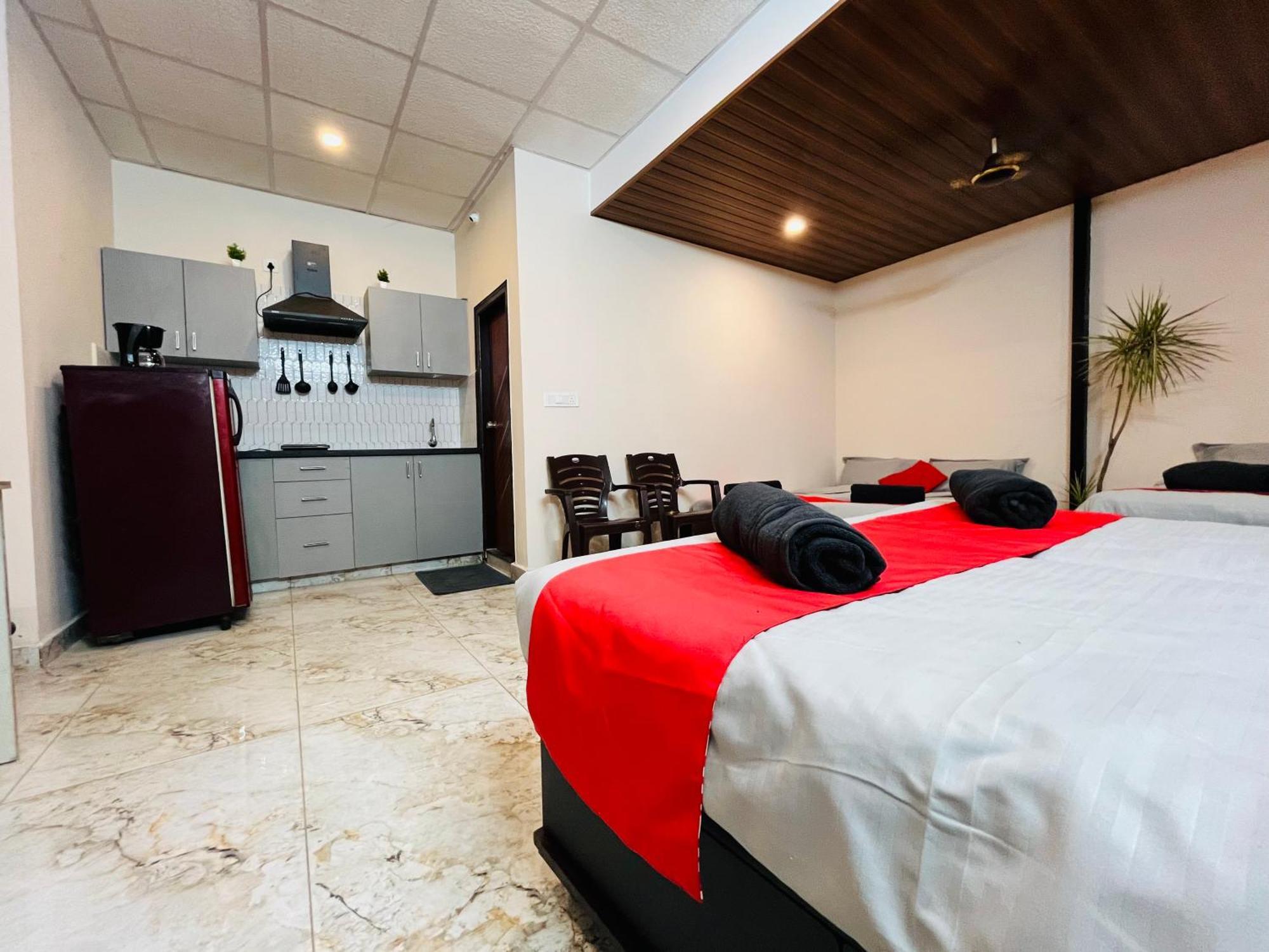 Adh Hazel Wood Hotel Mysore Buitenkant foto